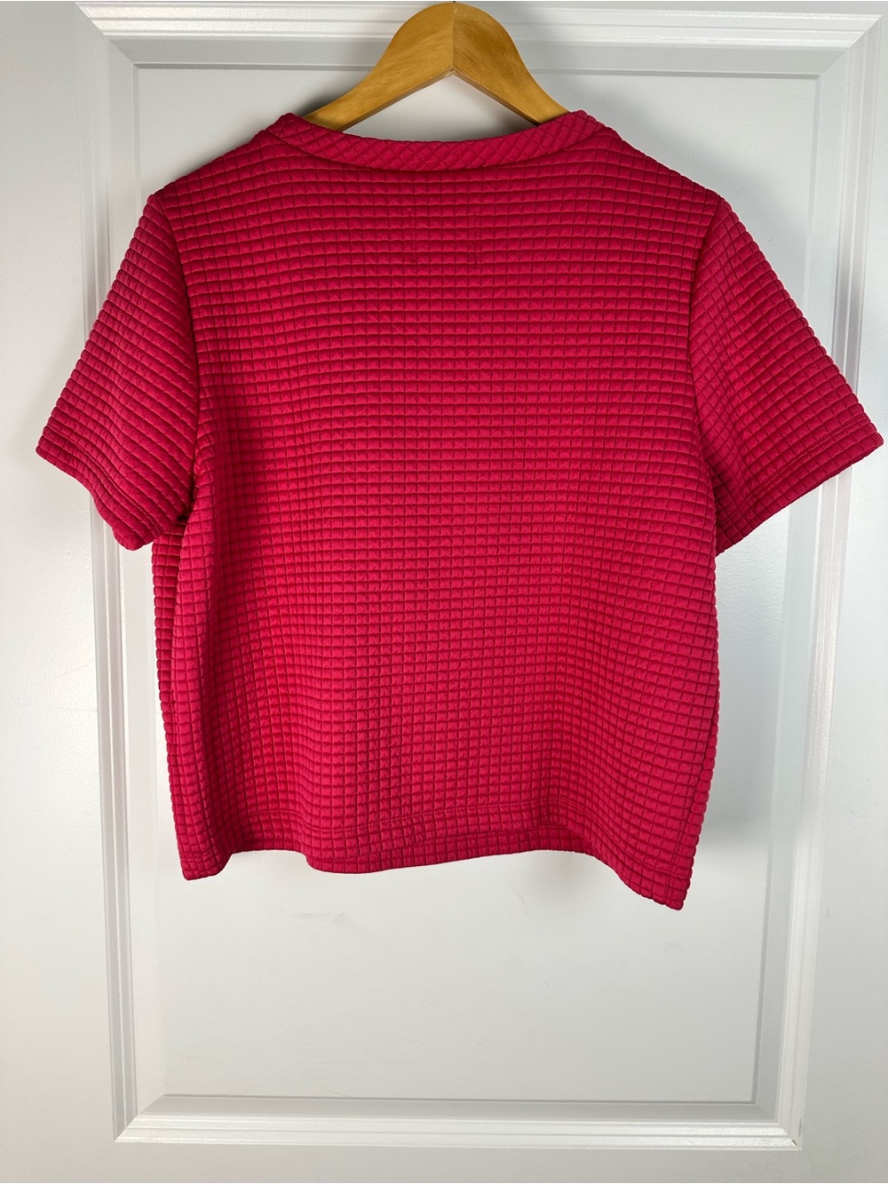 Dudley Stephens Surfside Berry Pink Textured Short Sleeve Tee. Worn Once - Picture 6 of 6